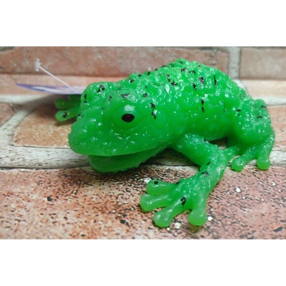 Spotted Frog Toad Life-Like Realistic Squishy Stretchable Figure Toy Squeezable - Picture 16 of 16